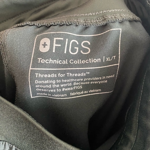 Figs Grey Cargo Scrub Pants XL Tall - Picture 3 of 5